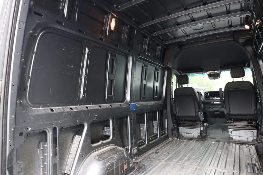 Used 2023 Mercedes-Benz Sprinter 2500 image 23