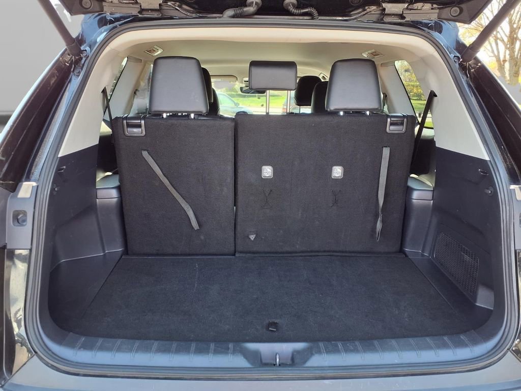 Used 2025 Toyota Grand Highlander AWD image 26