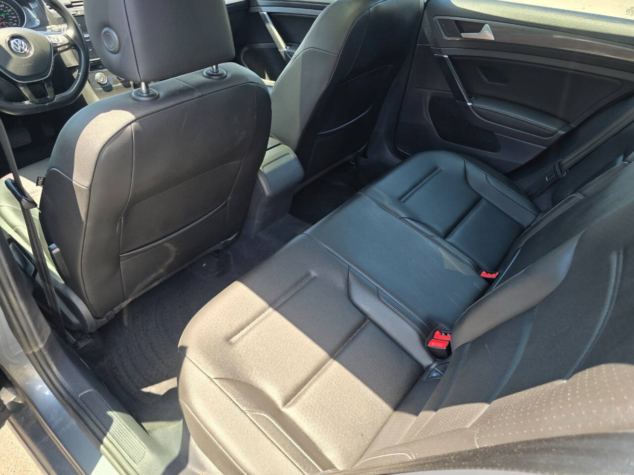 Used 2019 Volkswagen Golf S FWD image 20