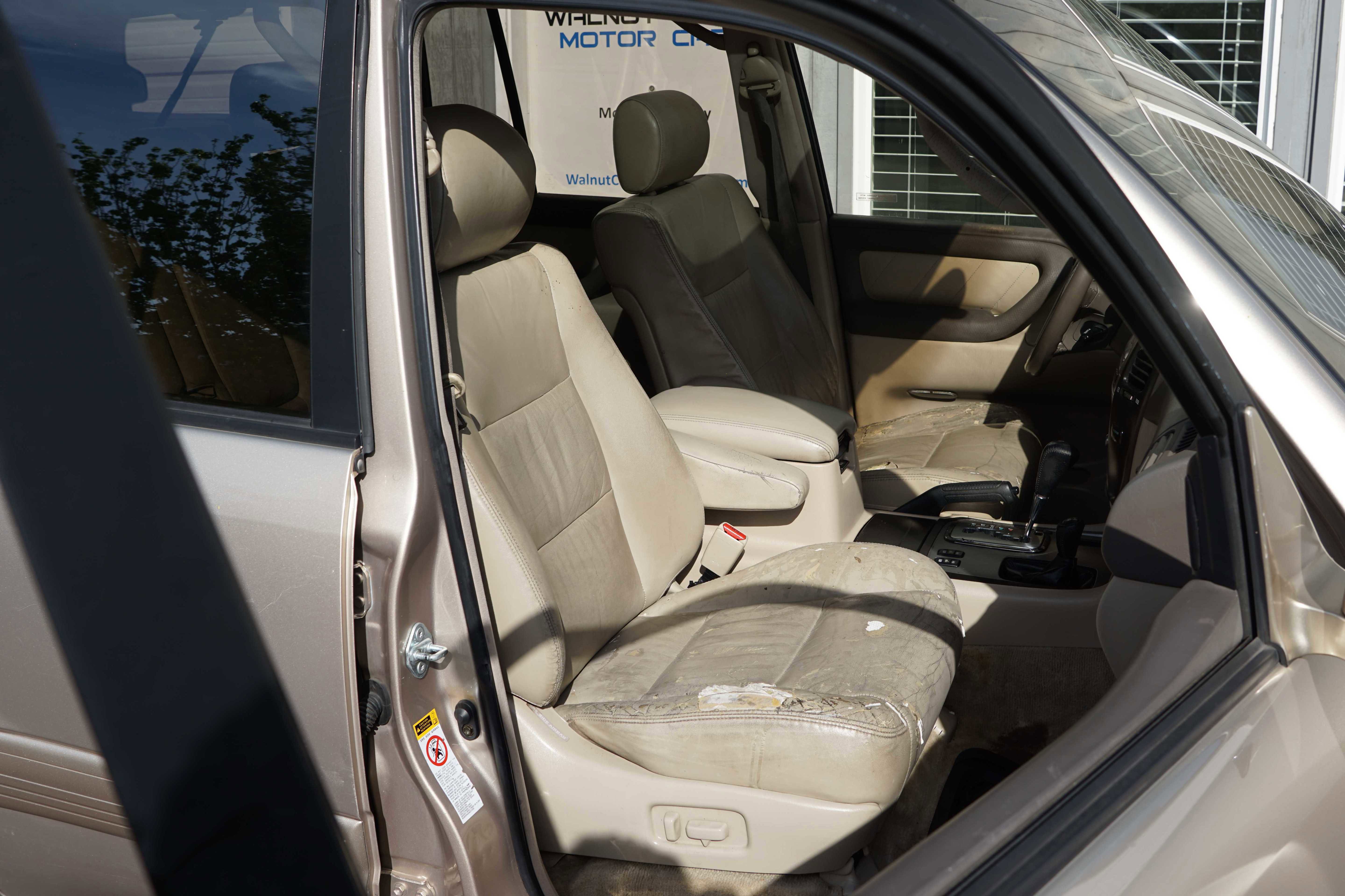 Used 2003 Toyota Land Cruiser image 36