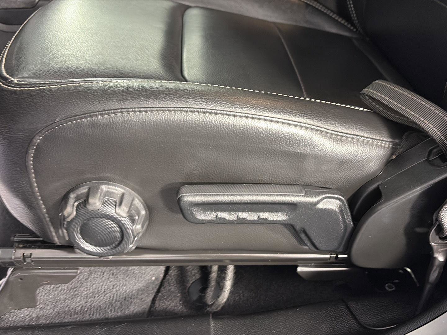 Used 2023 Jeep Wrangler Sahara w/ Cold Weather Group image 26