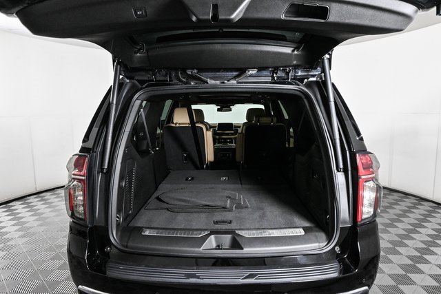 Used 2023 Chevrolet Suburban Premier image 32