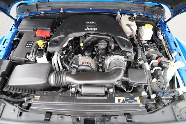 Used 2021 Jeep Gladiator Rubicon AWD/4WD image 3