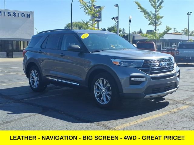Used 2023 Ford Explorer XLT w/ Equipment Group 202A image 3