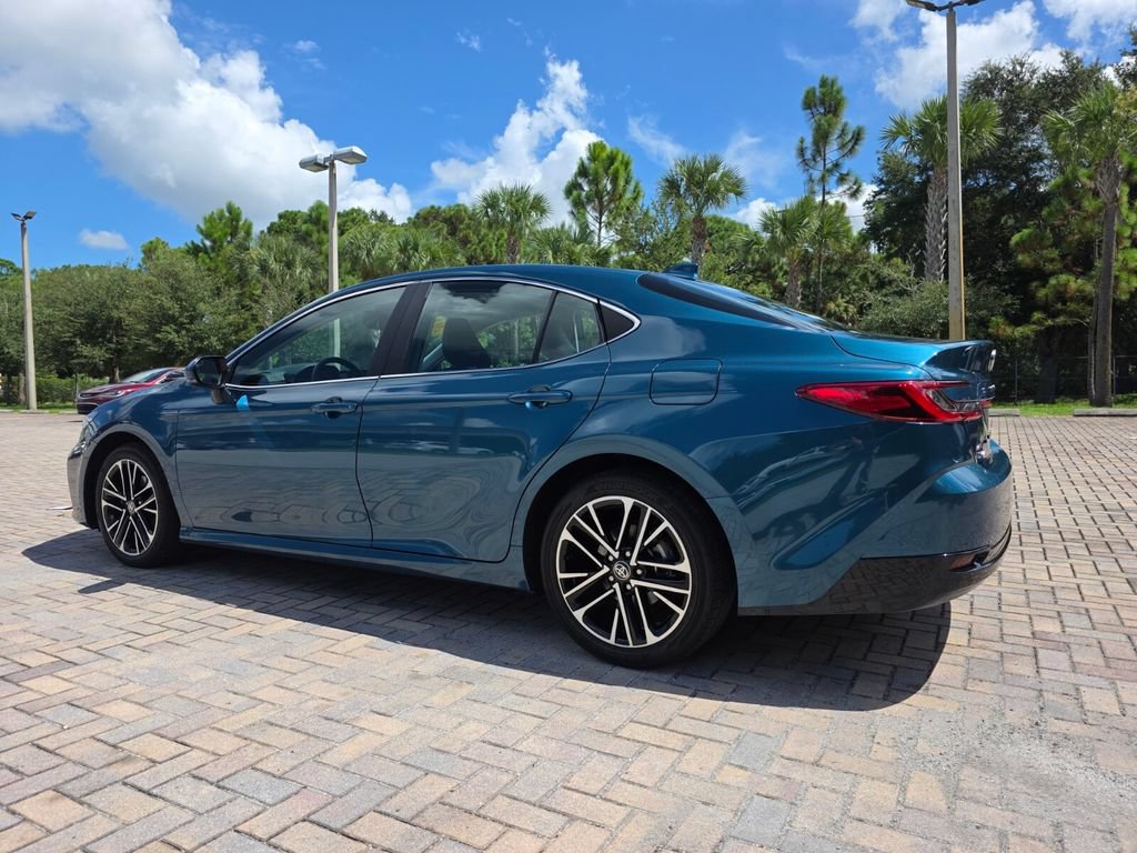 Used 2026 Toyota Camry XLE AWD/4WD image 9