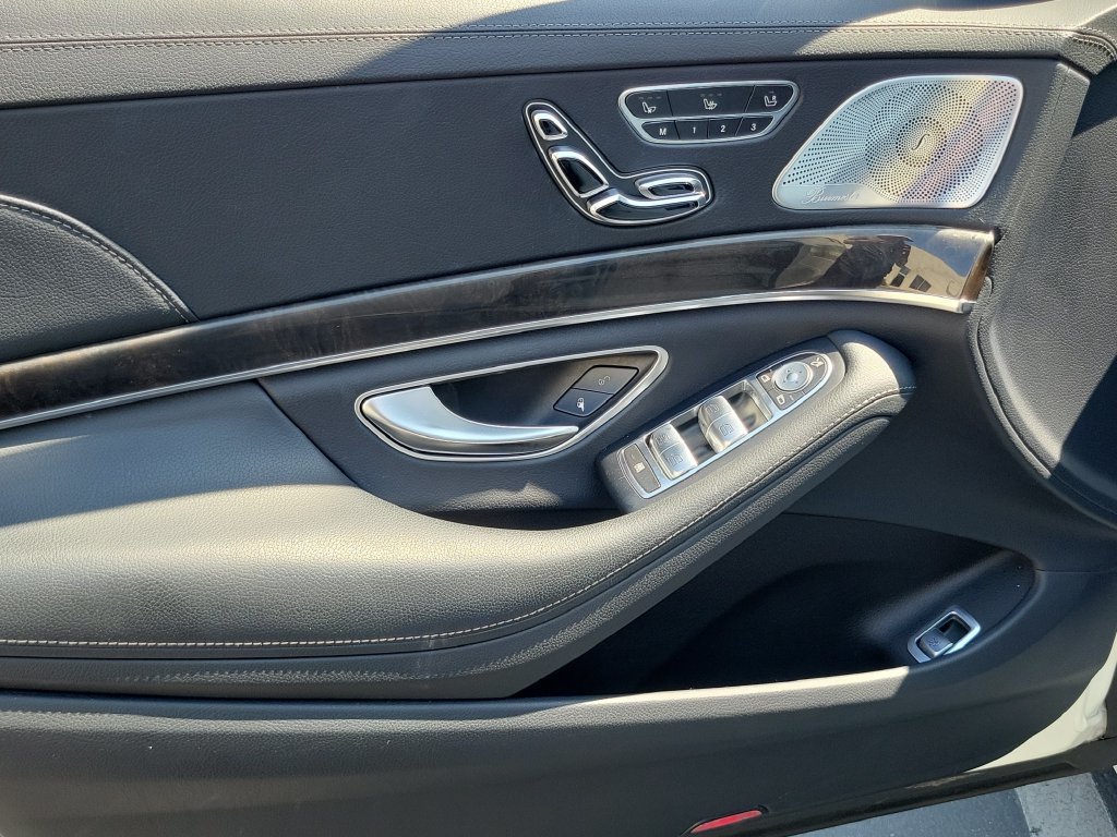 Used 2016 Mercedes-Benz S 550 Sedan image 21