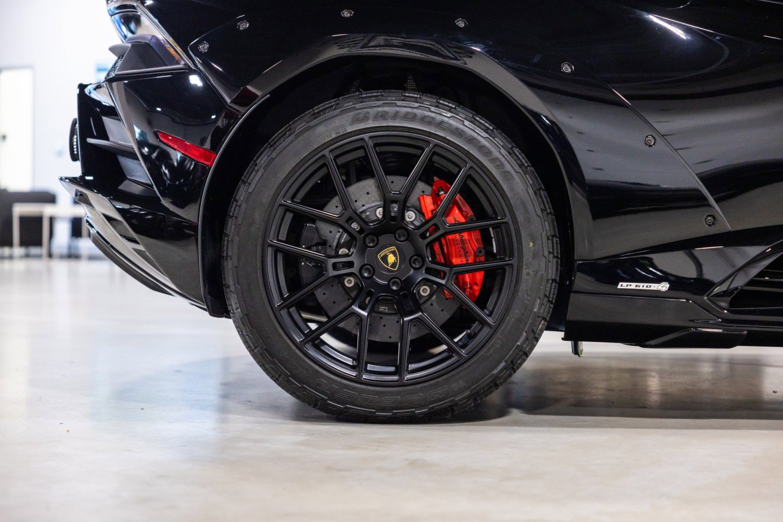 Used 2024 Lamborghini Huracan Sterrato AWD/4WD image 27