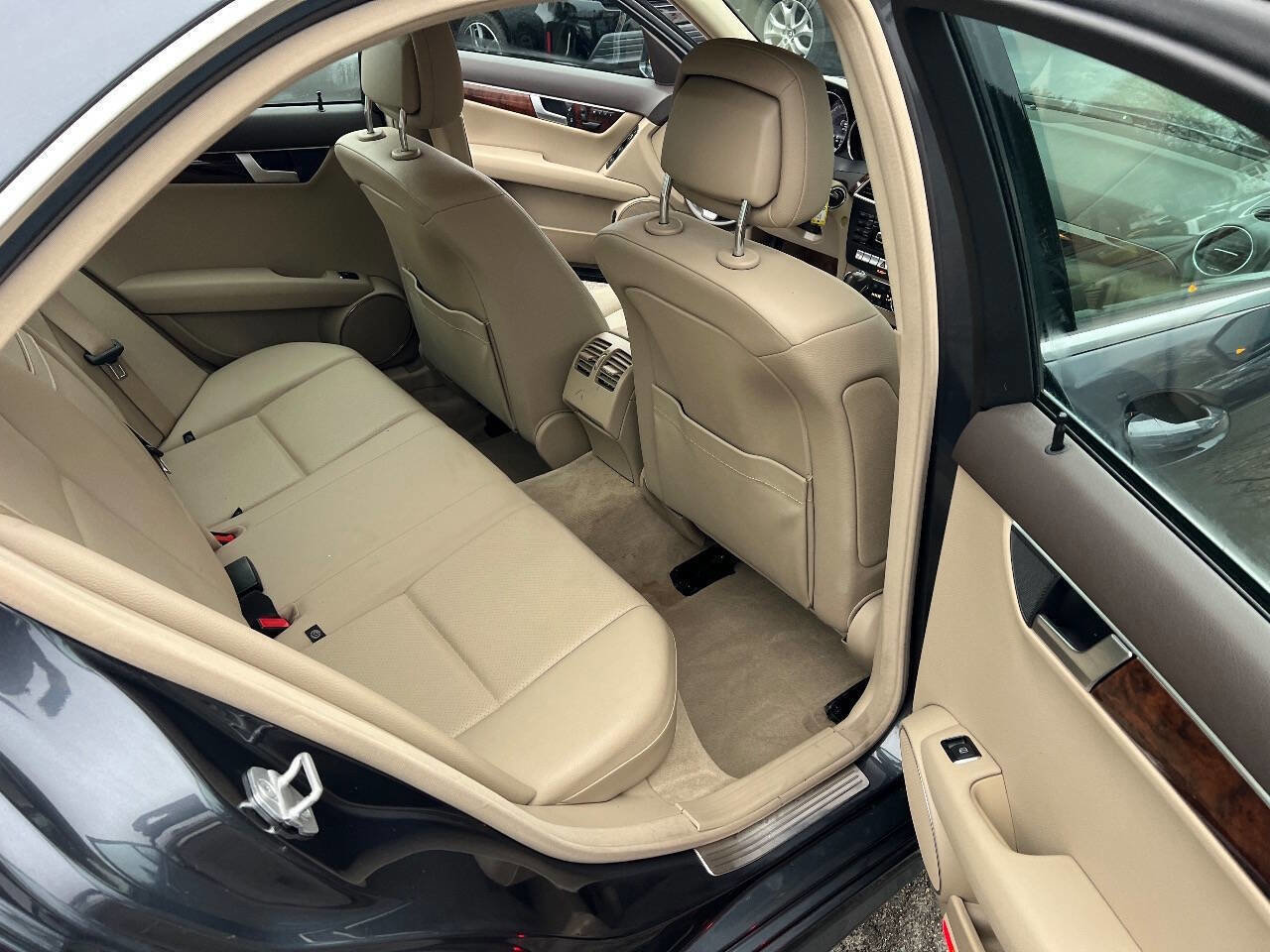 Used 2013 Mercedes-Benz C 300 4MATIC Sedan image 14