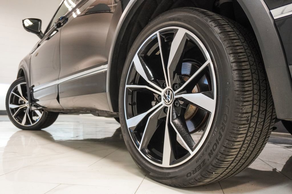 Used 2022 Volkswagen Tiguan SEL R-Line AWD/4WD image 35