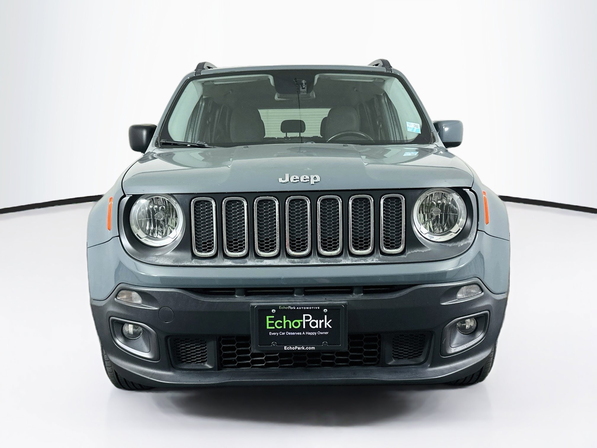 Used 2017 Jeep Renegade Latitude AWD/4WD image 2