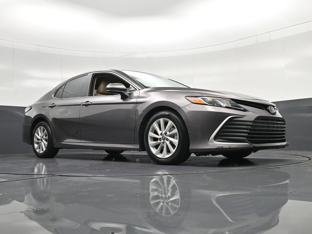 Used 2023 Toyota Camry LE FWD image 32