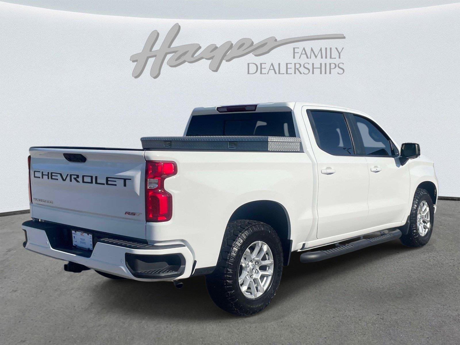 Used 2024 Chevrolet Silverado 1500 RST w/ Convenience Package II RWD image 3