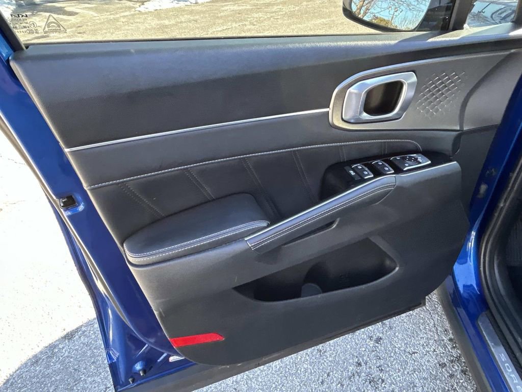 Certified 2022 Kia Sorento SX image 18