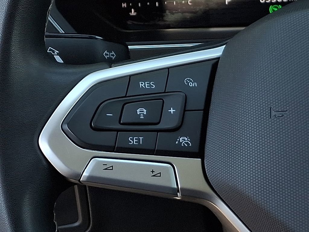 Certified 2023 Volkswagen Tiguan SE FWD image 21