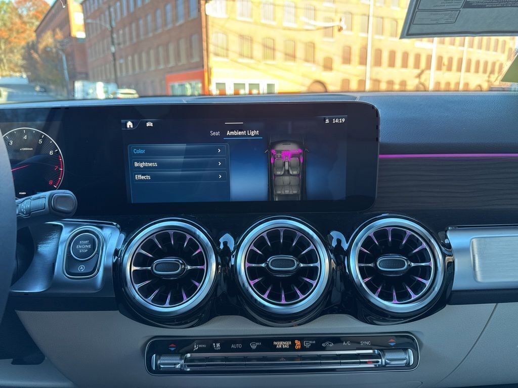 Certified 2026 Mercedes-Benz GLB 250 4MATIC image 33