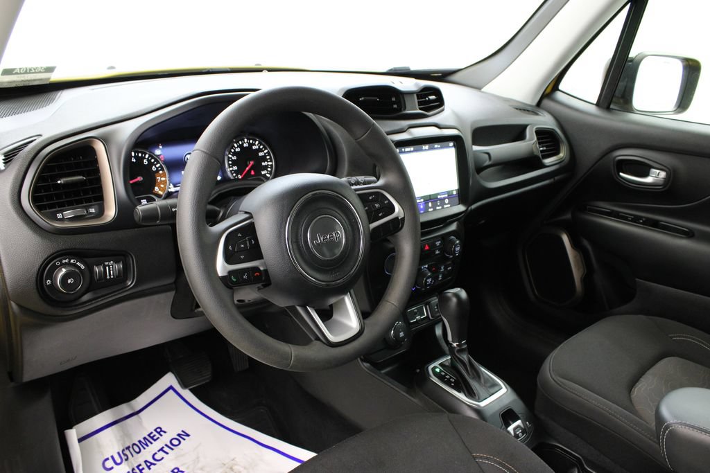 Used 2023 Jeep Renegade Latitude AWD/4WD image 16