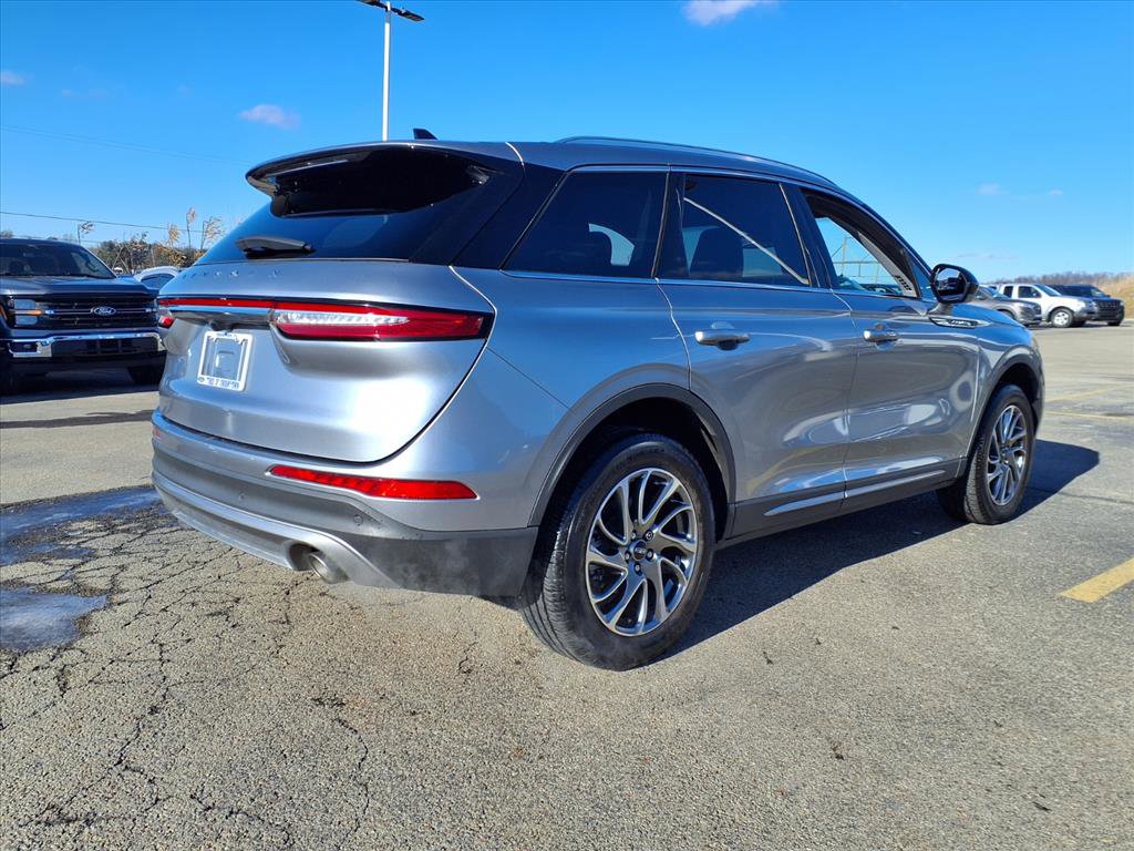 Used 2022 Lincoln Corsair AWD w/ Equipment Group 101A image 3