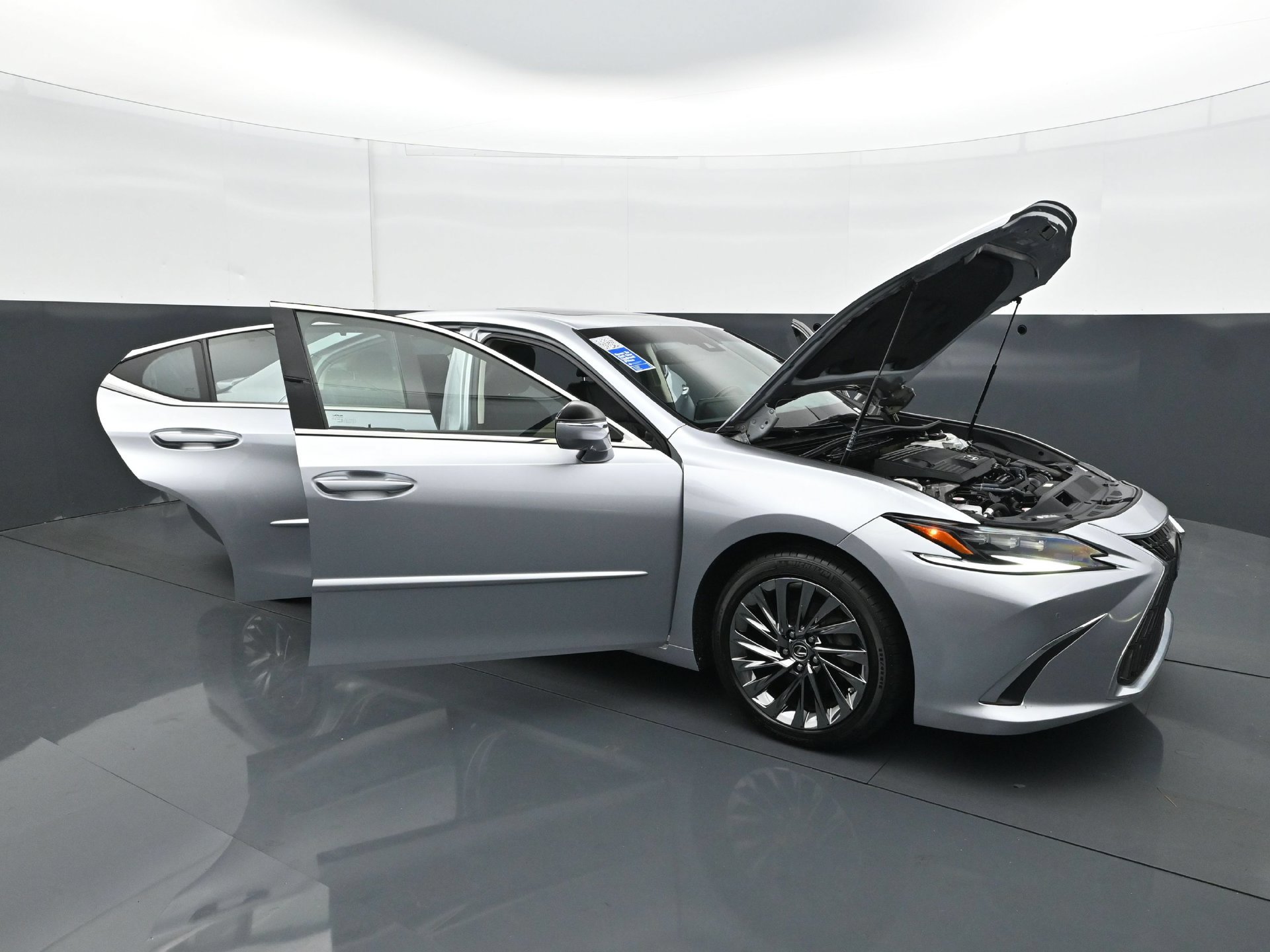 Used 2025 Lexus ES 300h FWD image 37