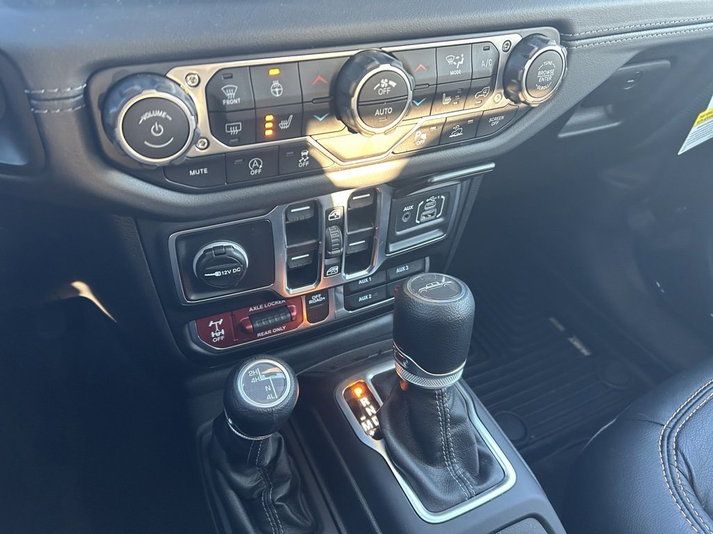 New 2025 Jeep Gladiator Mojave w/ Safety Group image 10