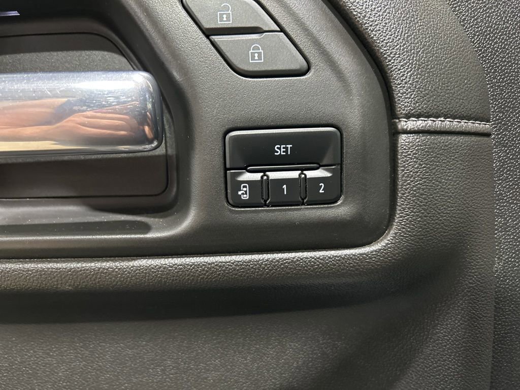 Used 2023 GMC Sierra 2500 Denali w/ Denali Ultimate Package image 16