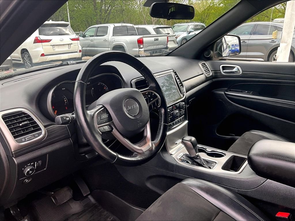Used 2021 Jeep Grand Cherokee Laredo X AWD/4WD image 8