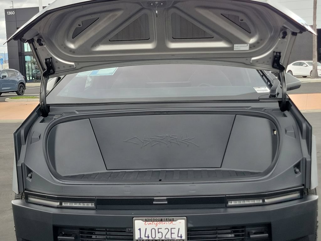 Used 2024 Tesla Cybertruck Cyberbeast AWD/4WD image 24