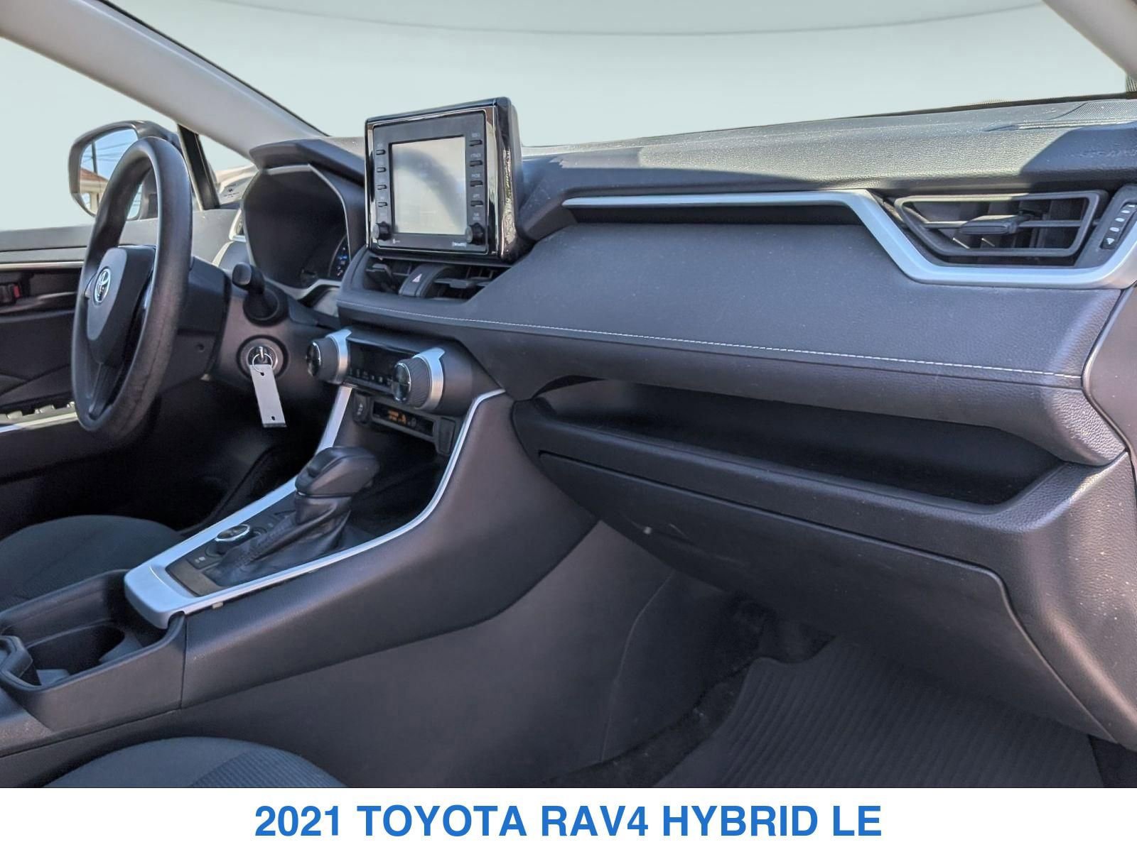 Used 2021 Toyota RAV4 LE AWD/4WD image 25