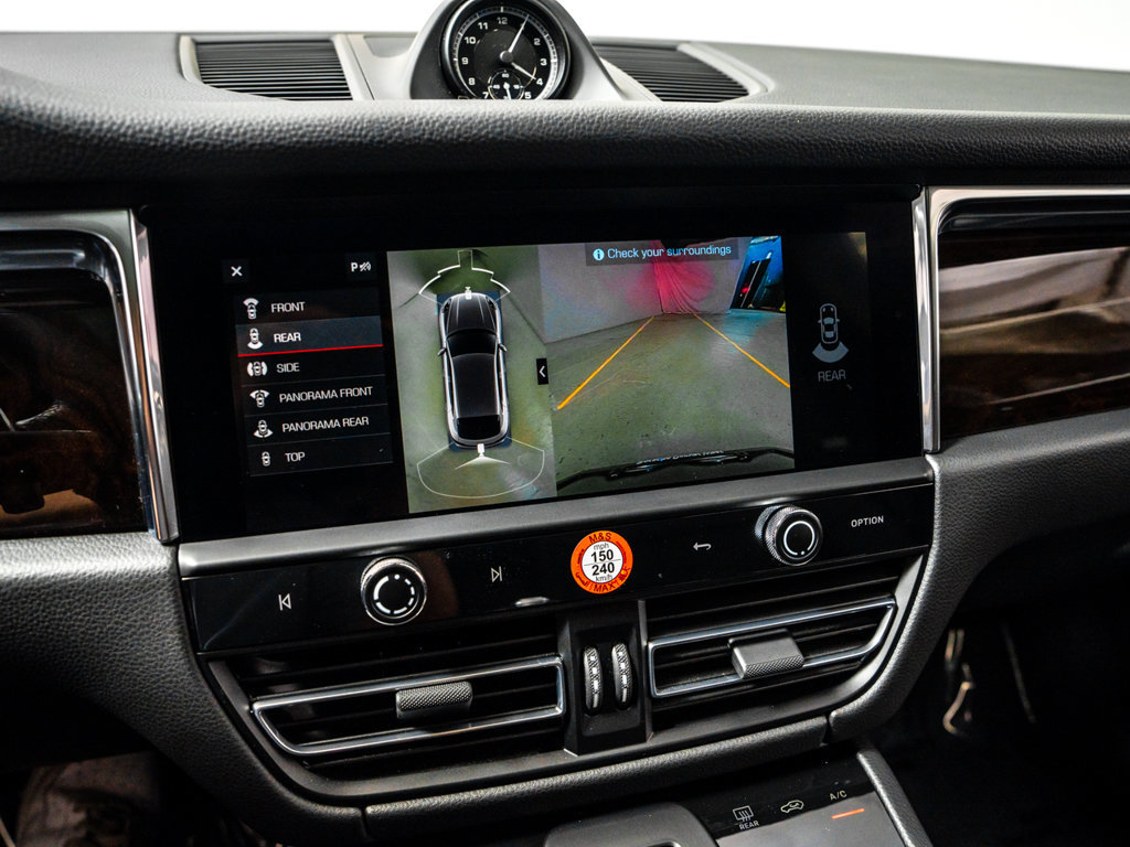 Used 2025 Porsche Macan AWD/4WD image 18