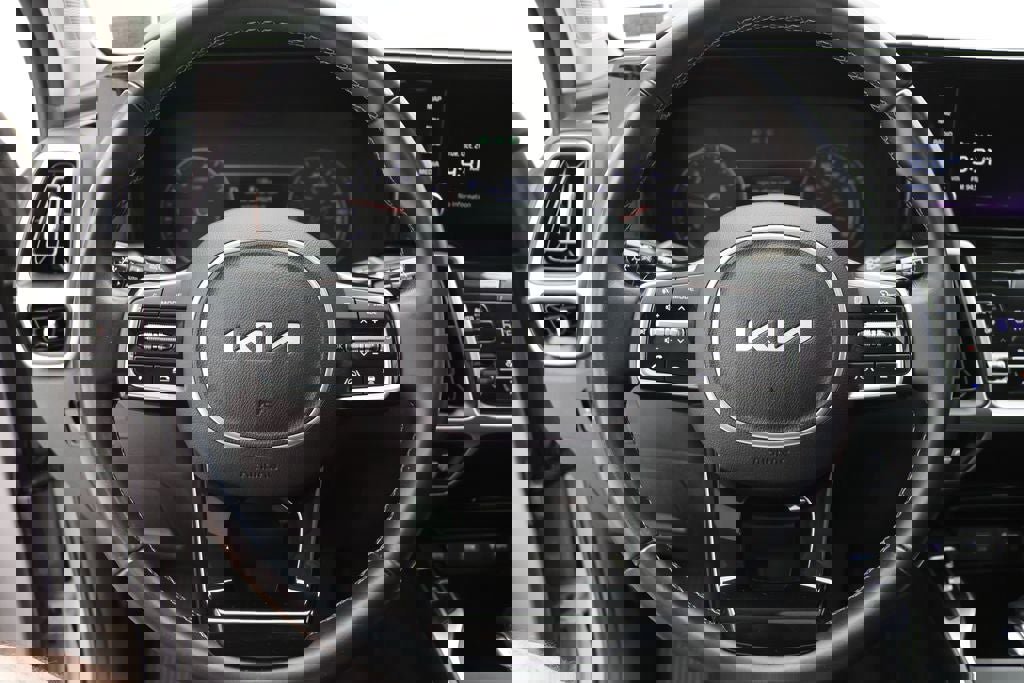 Used 2022 Kia Sorento X-Line EX image 17