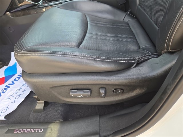 Used 2014 Kia Sorento SX w/ 3rd Row Package image 27