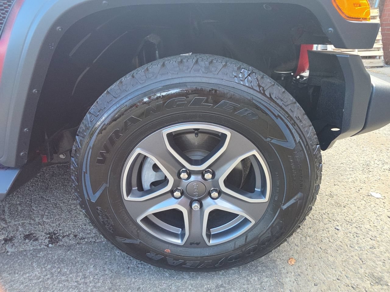 Used 2018 Jeep Wrangler Unlimited Sport S AWD/4WD image 32