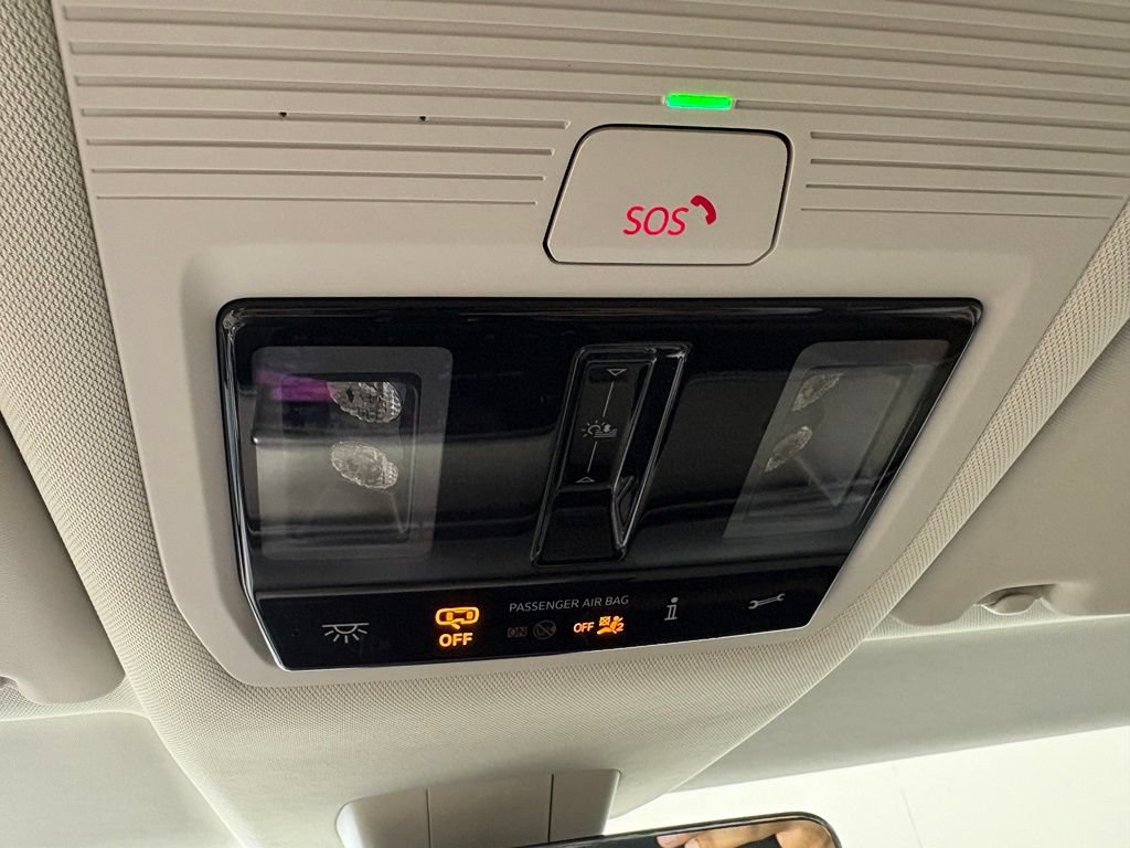 Used 2025 Volkswagen ID. Buzz 1st Edition AWD/4WD image 34