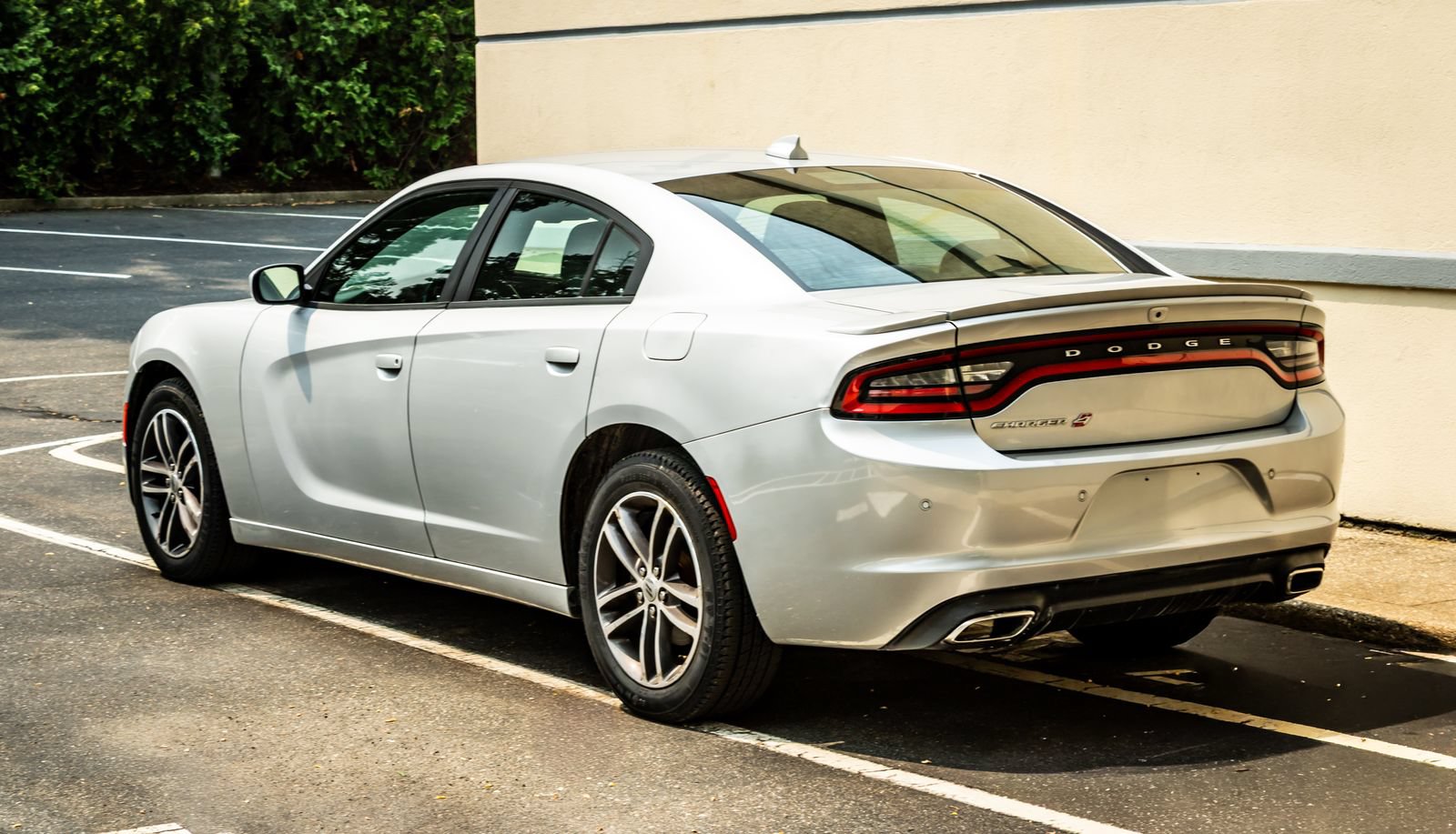 Used 2019 Dodge Charger SXT AWD/4WD image 5