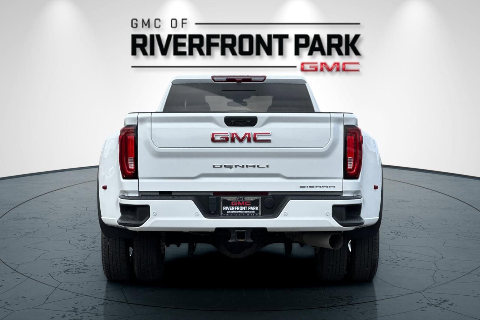 Used 2022 GMC Sierra 3500 Denali image 4