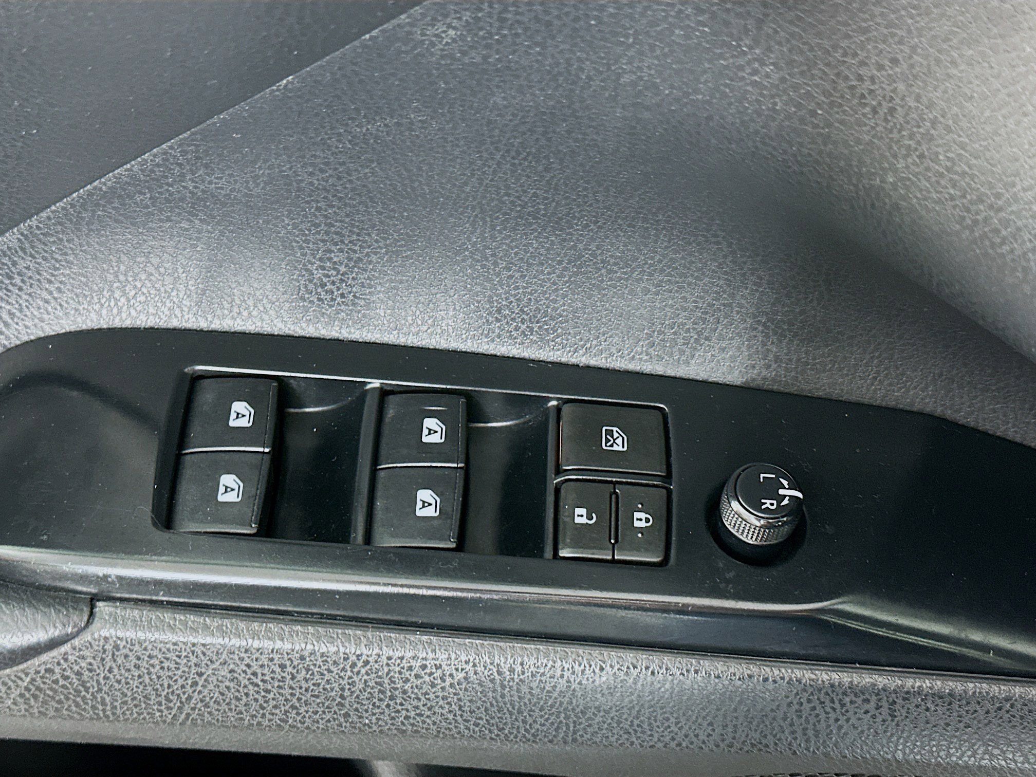 Used 2018 Toyota Camry LE image 15