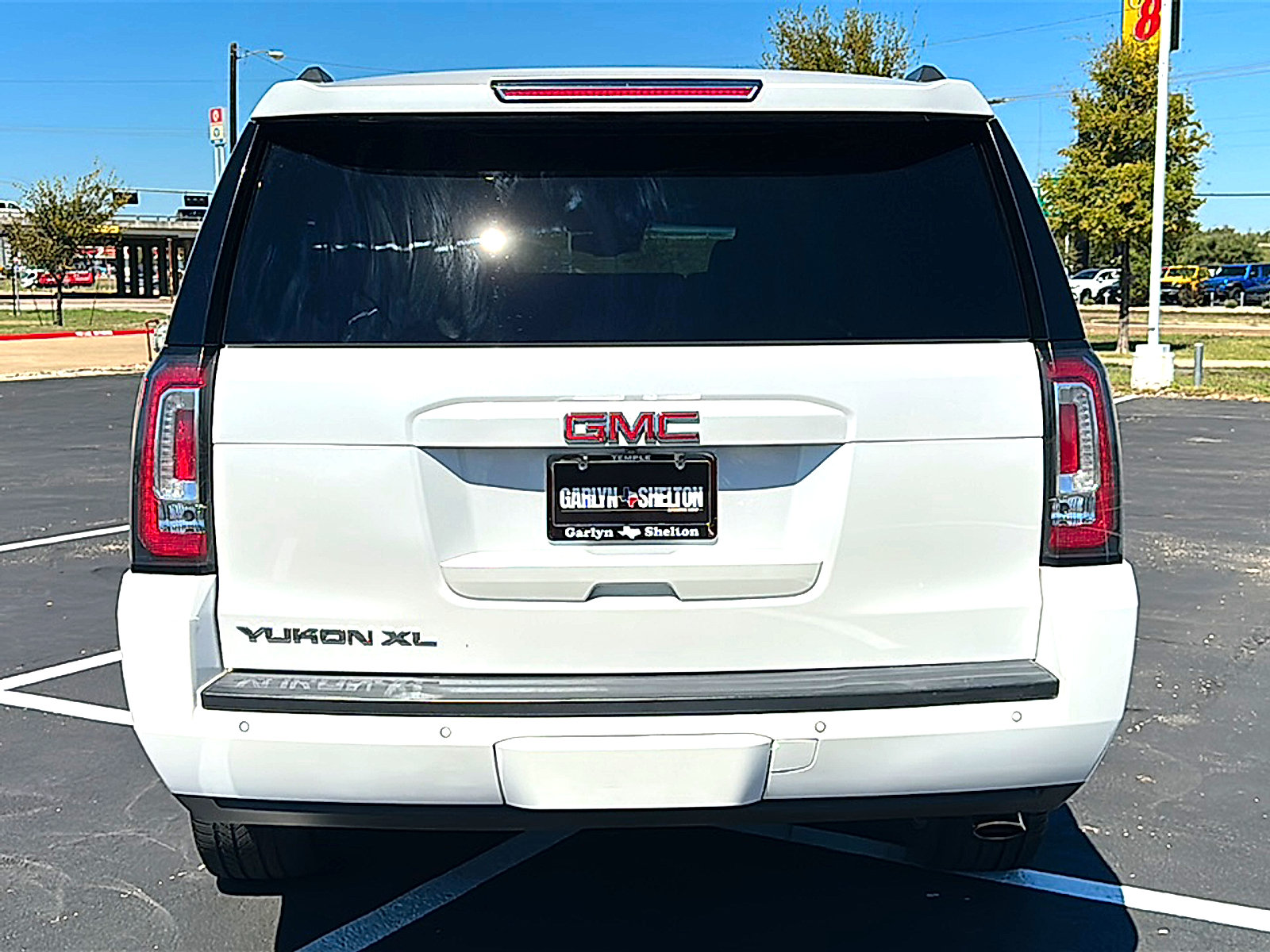 Used 2018 GMC Yukon XL SLT w/ Premium Edition RWD image 7