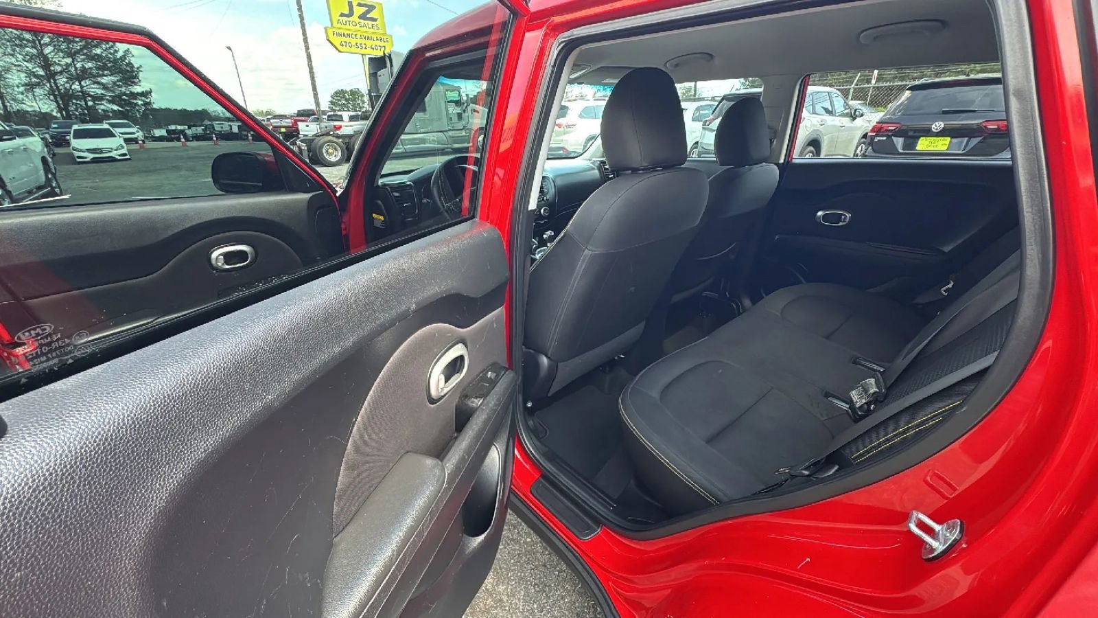 Used 2016 Kia Soul + FWD image 16