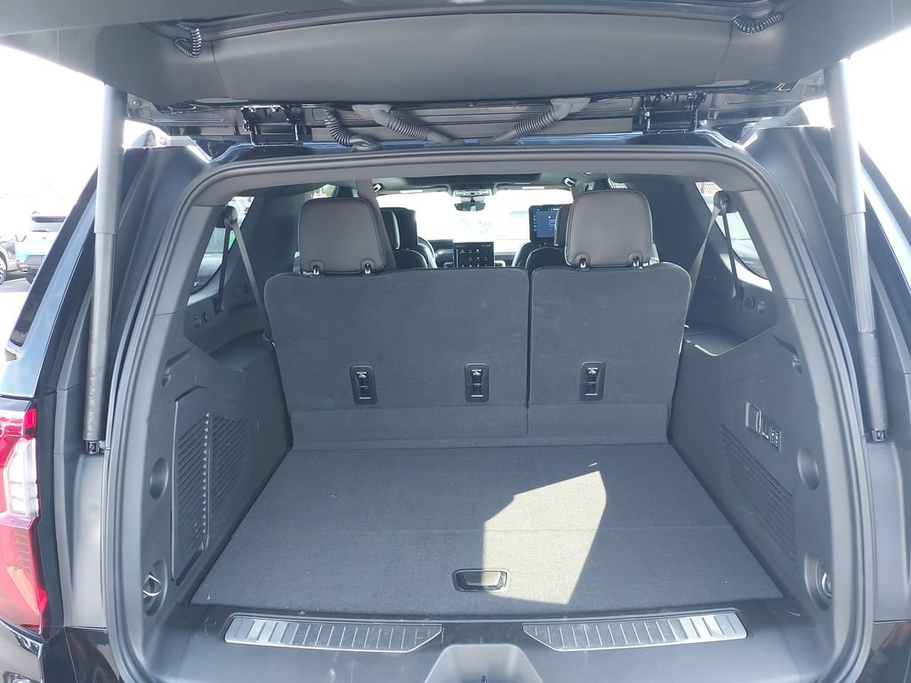 Used 2025 GMC Yukon XL AT4 Ultimate AWD/4WD image 9