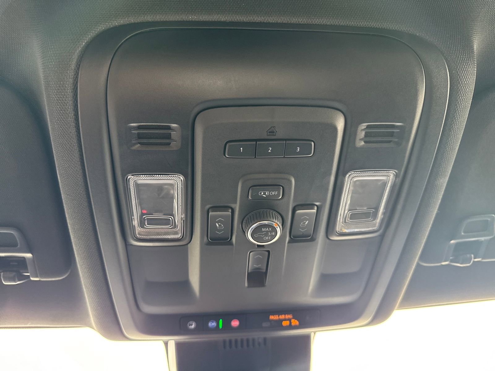 Used 2023 Chevrolet Suburban Premier image 21