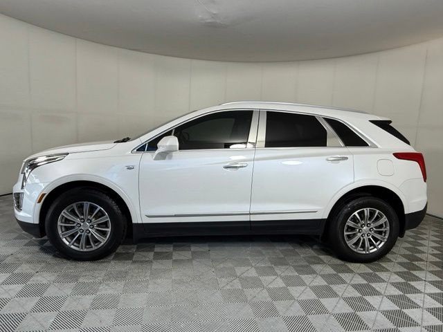 Used 2017 Cadillac XT5 Luxury w/ Driver Awareness Package FWD image 8