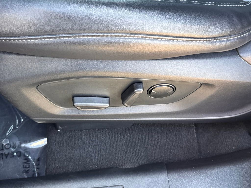 Certified 2023 Ford Explorer XLT w/ Equipment Group 202A image 19