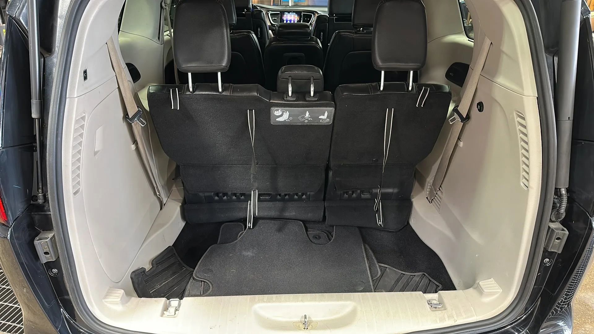 Used 2017 Chrysler Pacifica Touring-L Plus FWD image 15