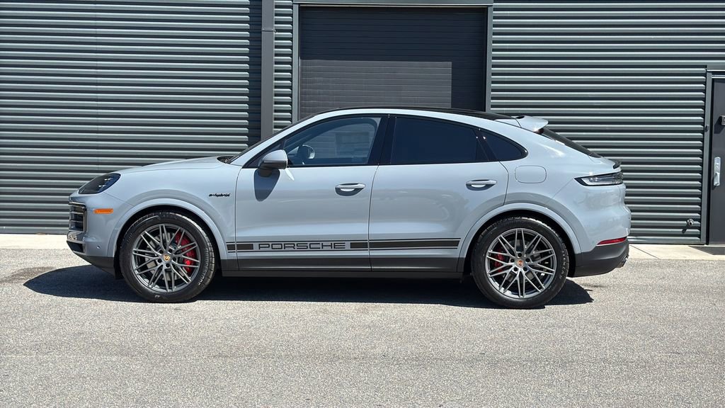 New 2026 Porsche Cayenne S image 2