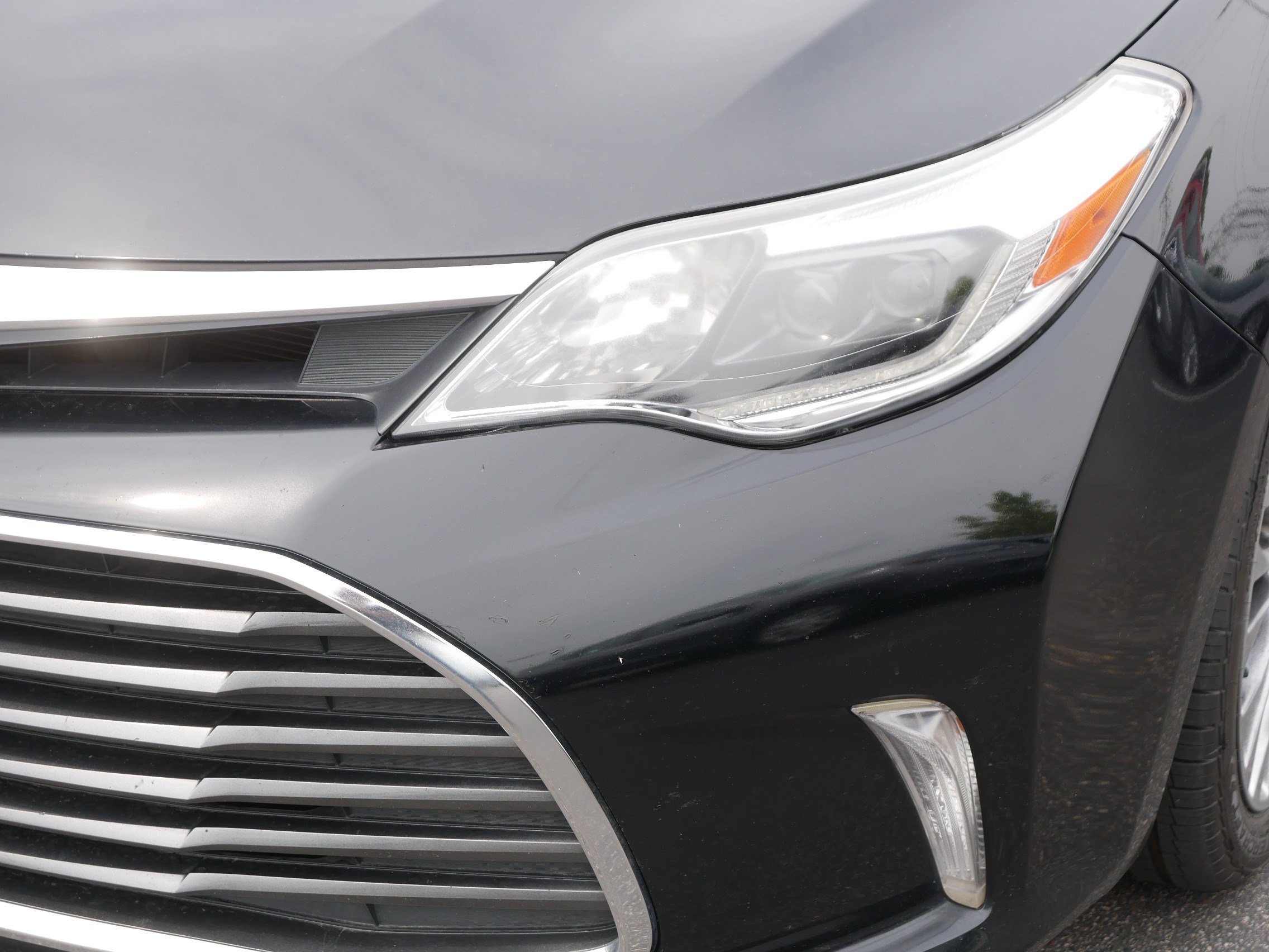 Used 2016 Toyota Avalon Limited w/ Toyota Safety Sense Package FWD image 16