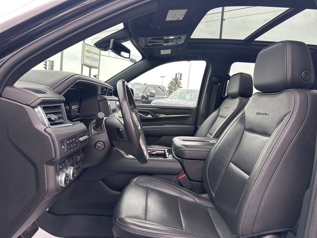 Used 2022 GMC Yukon XL Denali w/ Max Trailering Package image 18