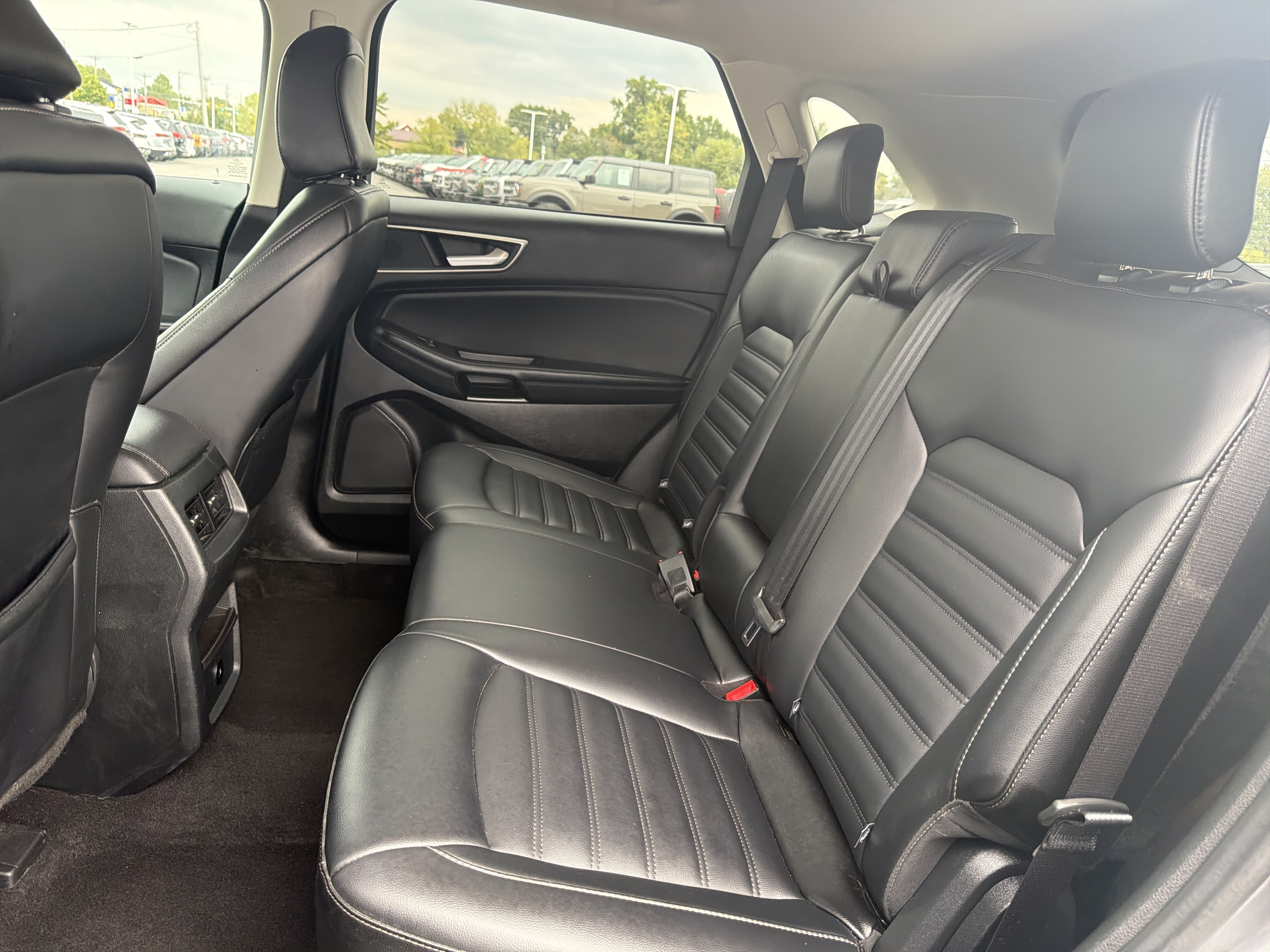Used 2024 Ford Edge SEL AWD/4WD image 13