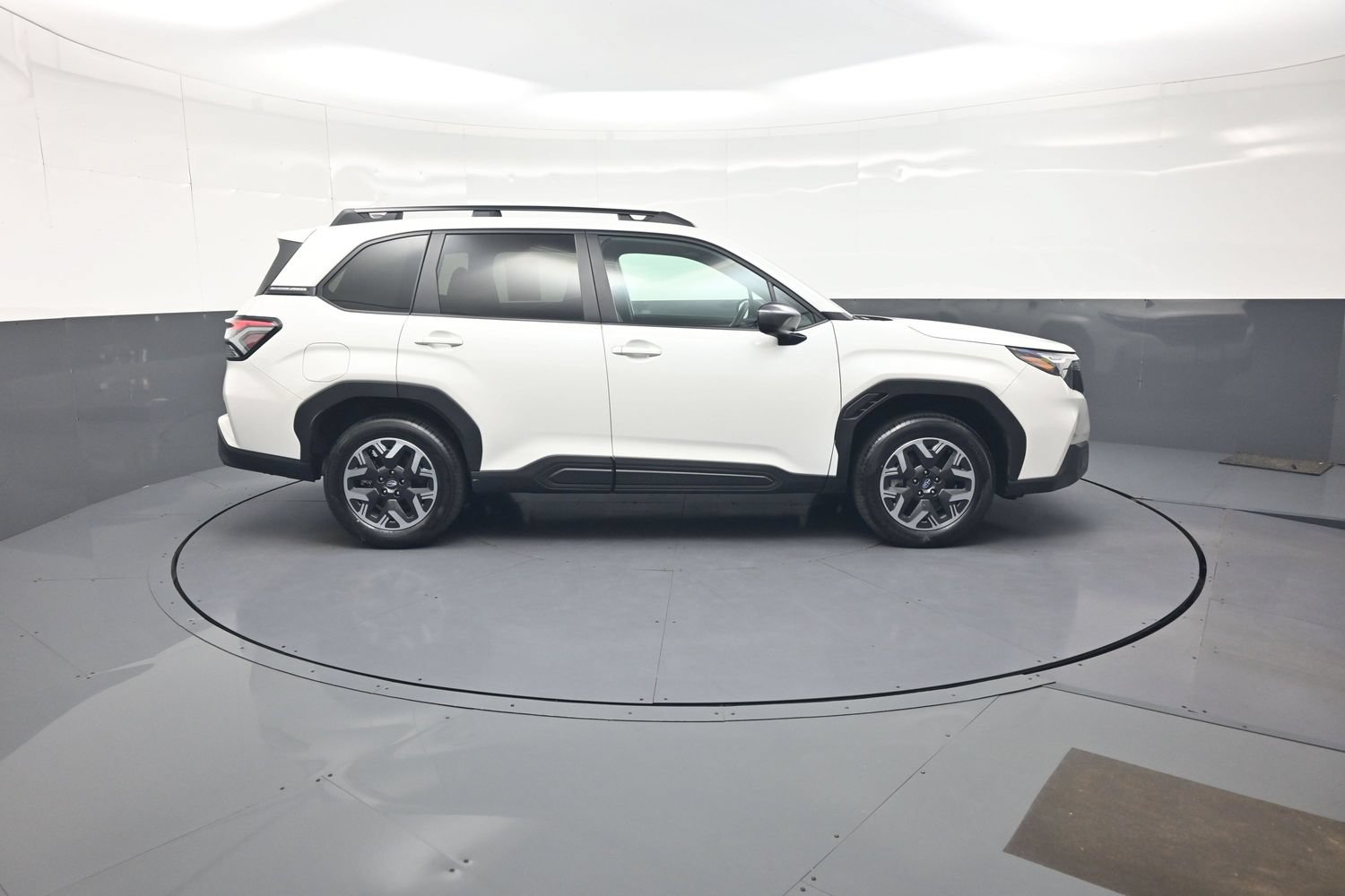 Used 2026 Subaru Forester Premium AWD/4WD image 2