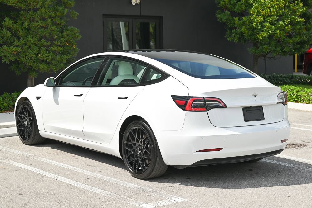 Used 2022 Tesla Model 3 Standard Range image 6