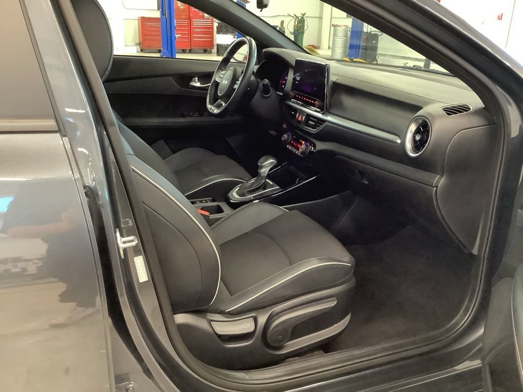 Certified 2023 Kia Forte GT-Line w/ GT-Line Technology Package FWD image 16