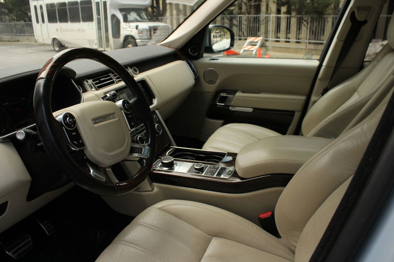 Used 2014 Land Rover Range Rover Supercharged AWD/4WD image 13